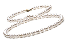 Akoya pearls