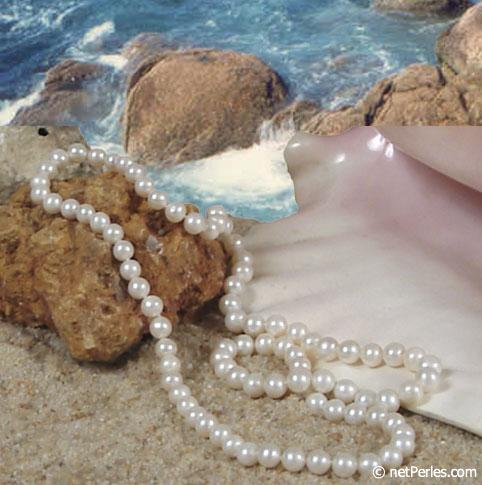 Freshwater cultured pearl necklace 66 cm, 7.5-8 mm AAA white