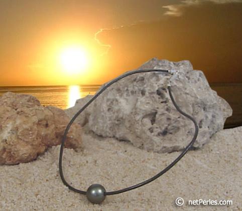 Tahitian Pearl leather necklace, 8-9 mm, AAA